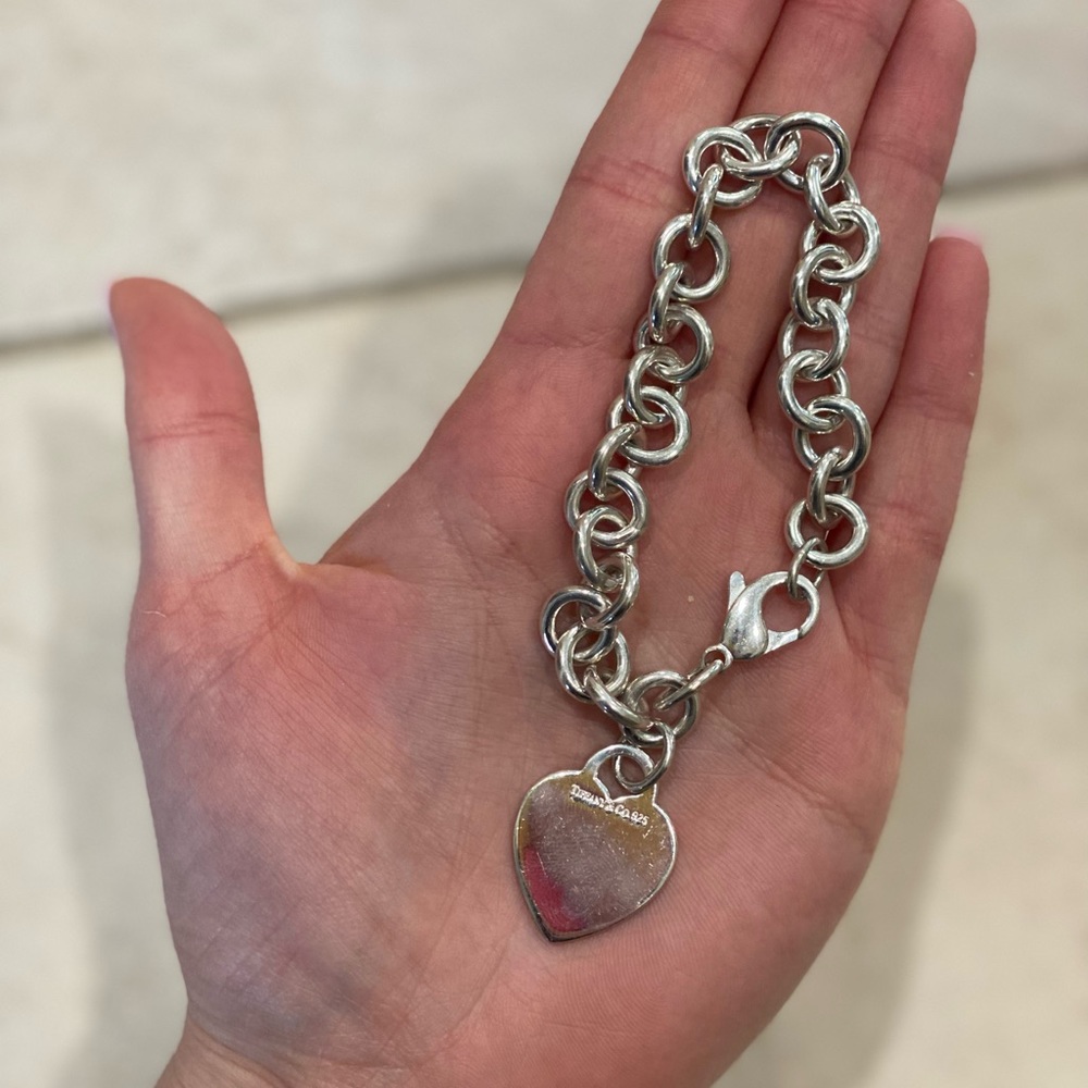 Ladies Tiffany & Co. 925 Sterling Silver Heart Tag Charm Bracelet